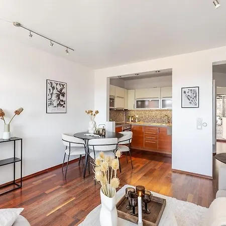 Charming In Sandviken With A View Берген
