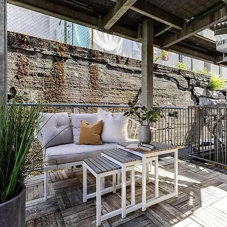 Charming In Sandviken With A View Апартаменты