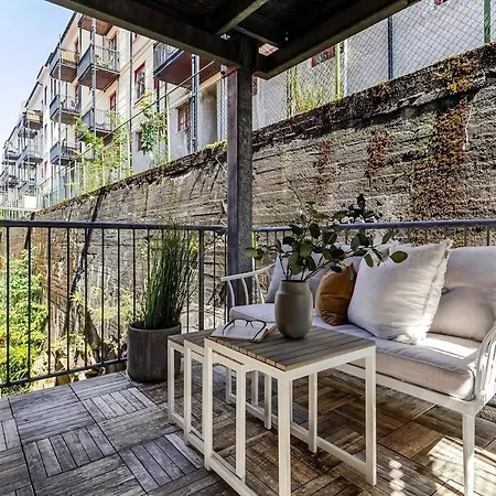 Апартаменты Charming In Sandviken With A View